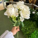 بوته رز 7 گل سفید