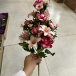 بوته نسترن و لیلیوم