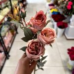 شاخه رز ژولیت 3گل و 1 غنچه